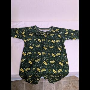 EUC Pro Edge Oregon Ducks Baby Onesie- Newborn - Green & Yellow